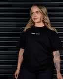 SIGNATURE HEAVY OVERSIZED TEE IN BLACK