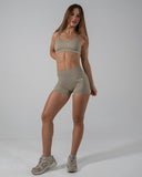 SOLACE SHORTS IN LATTE