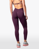 SOLACE LEGGINGS IN VIOLET