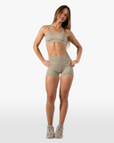 SOLACE SHORTS IN LATTE